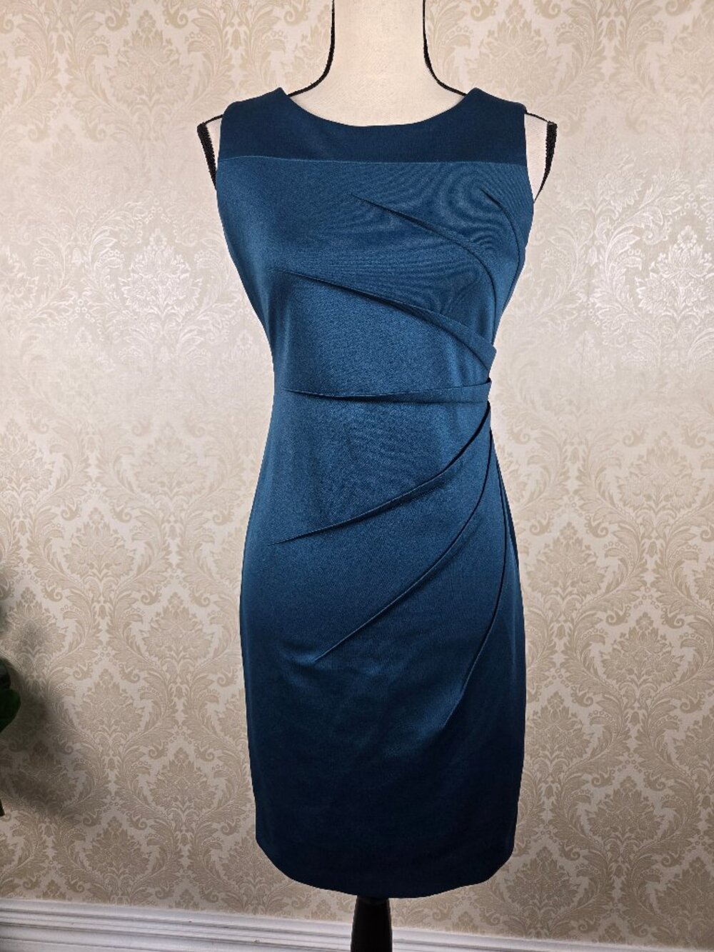 Calvin Klein Size Small Dark Teal Sheath Dress Sleeveless Sunburst Front Pleats